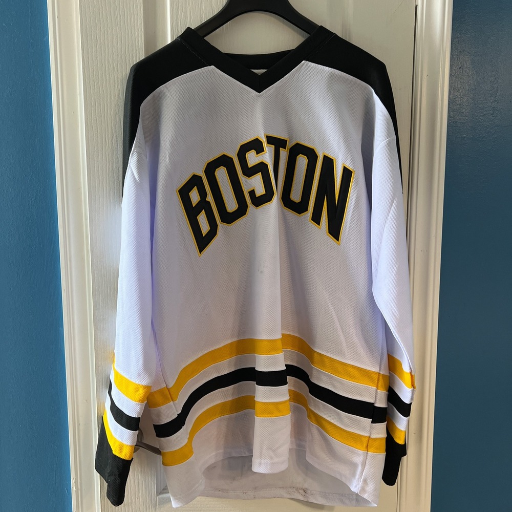 UNLC Happy Gilmore 18 Boston Hockey Jersey White Black Yellow XL Movie Prop